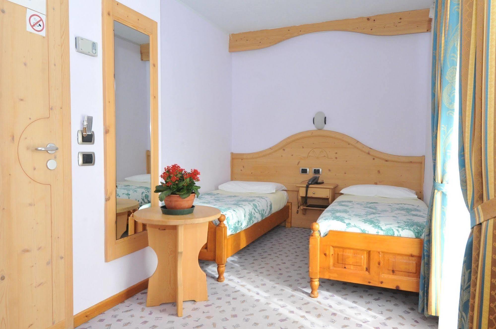 Hotel Valeria Livigno Kültér fotó
