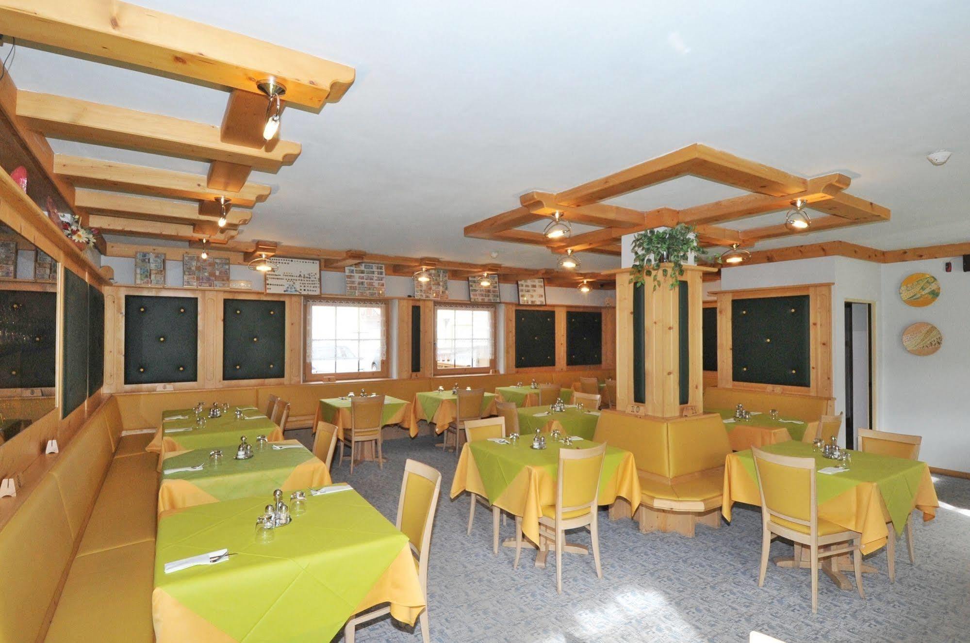 Hotel Valeria Livigno Kültér fotó