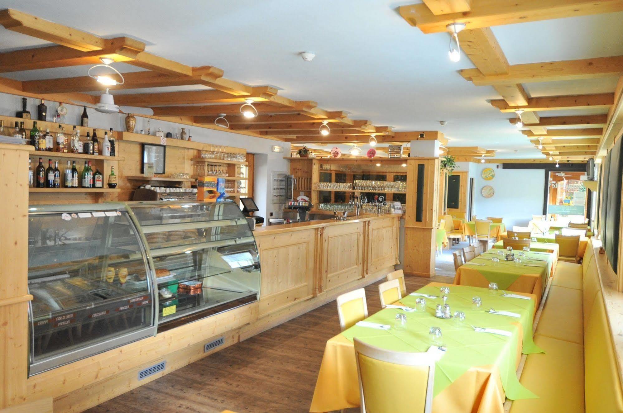 Hotel Valeria Livigno Kültér fotó